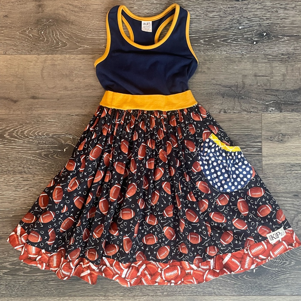 KPea Sz 8 Football themed girls dress